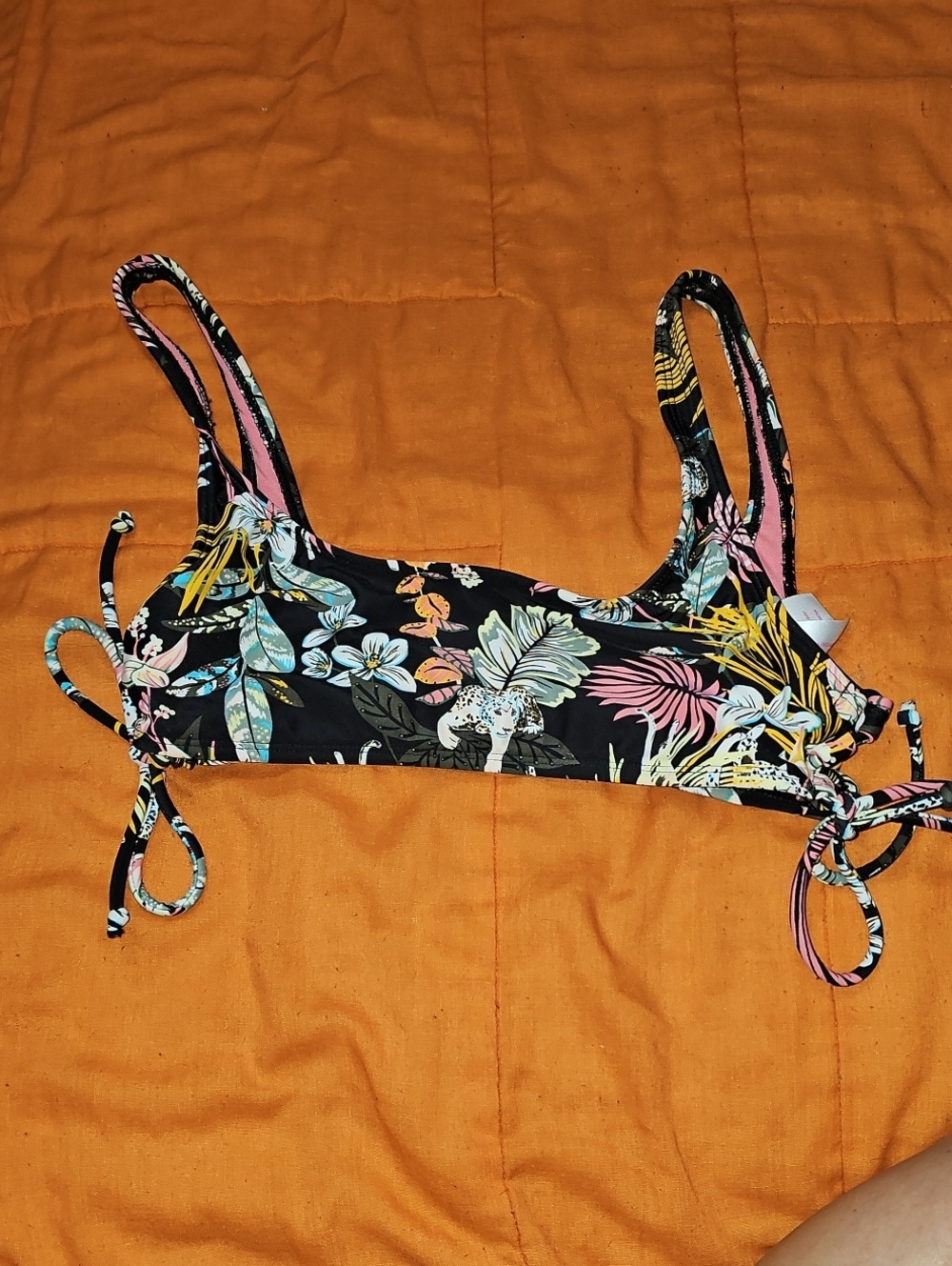 NO BOUNDARIES- Womens/juniors Sz MED 7/9 FLORAL SWIMSUIT TOP!!!